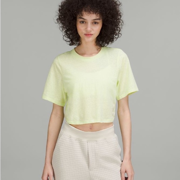 lululemon lab Relaxed Cropped Crewneck T-Shirt size 2 NWOT - Picture 1 of 7